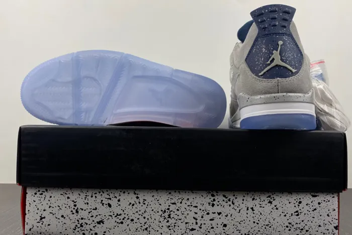 Air Jordan 4 Retro 