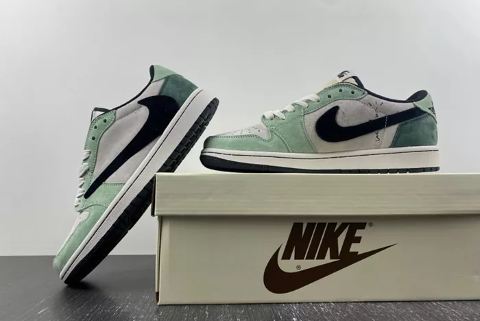 Travis Scott x Air Jordan 1 Low DM7866-813