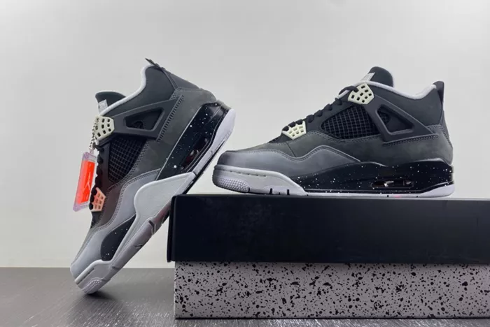 AIR JORDAN 4 RETRO 