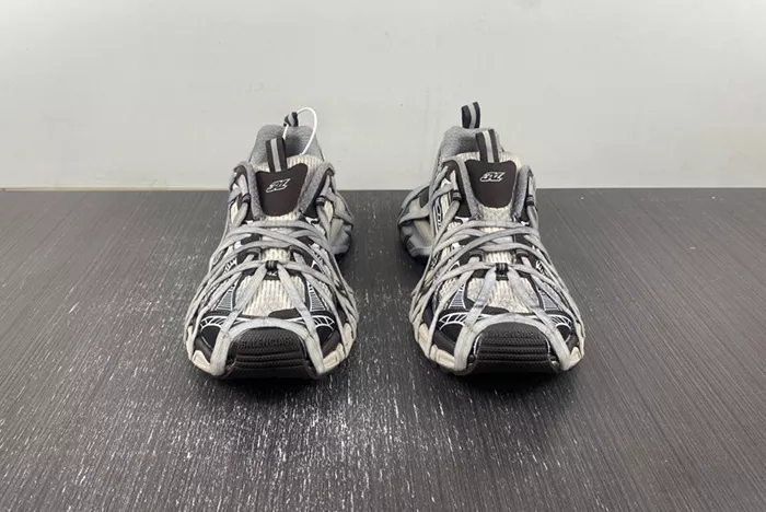 Ba*len*cia*ga phantom sneaker 778698 w3xll 2097