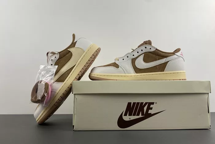 Travis Scott x Air Jordan 1 Low OG DM7866-106