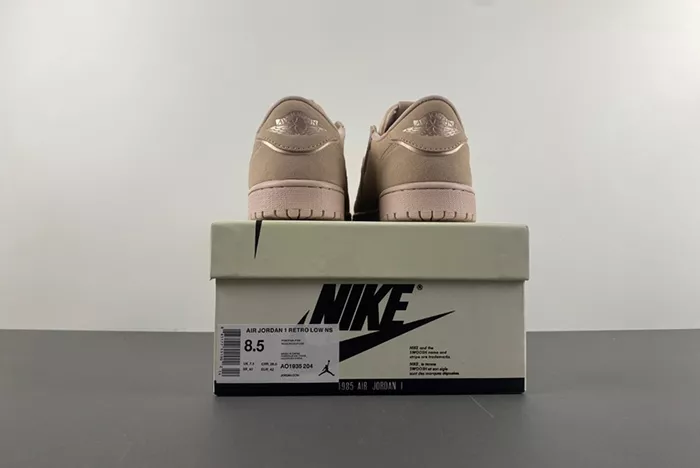 Travis Scott x Air Jordan 1 AO1935-204